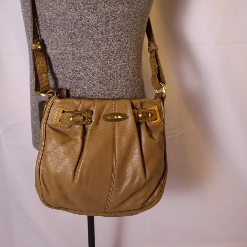 Brahmin‎ Tan Leather Pleated Crossbody Bag Gold Hardware Adjustable Strap